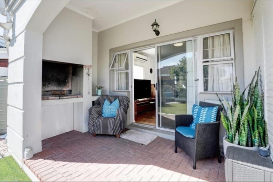 3 Bedroom Property for Sale in Wellway Park East Western Cape